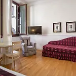Boutique Del Corso
